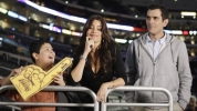 Modern Family Behind The Scenes S1 