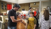 Modern Family Behind The Scenes S3 